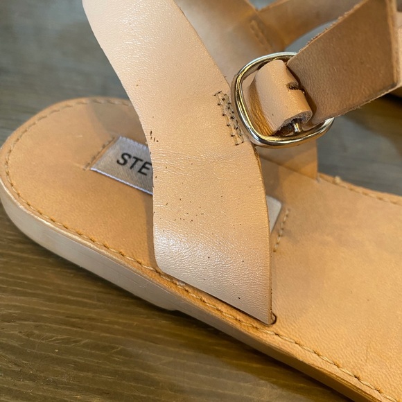 Steve Madden Rattan Weave Strappy Sandal SZ 8.5 - Picture 3 of 7